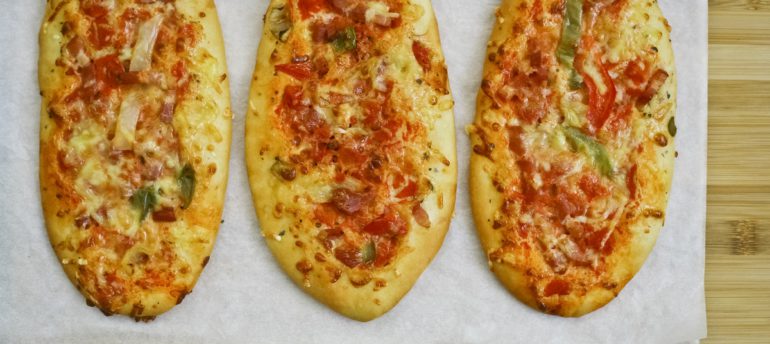 Mini Pizza so salámou