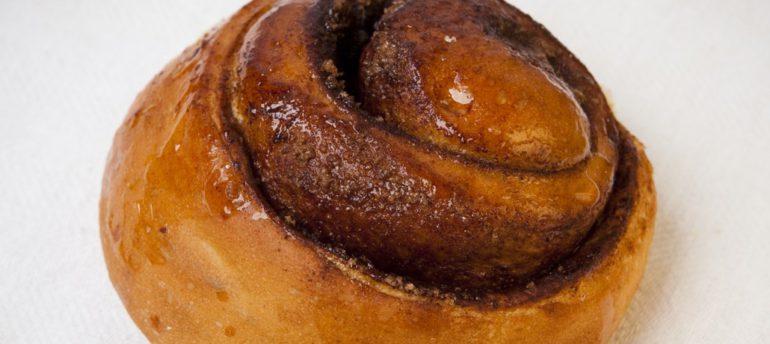 Osie hniezdo škoricové